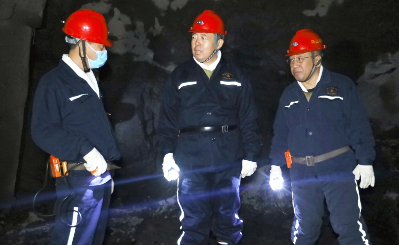 韓福生在鳥山礦調(diào)研檢查時強(qiáng)調(diào) 科學(xué)規(guī)劃生產(chǎn)接續(xù) 保...